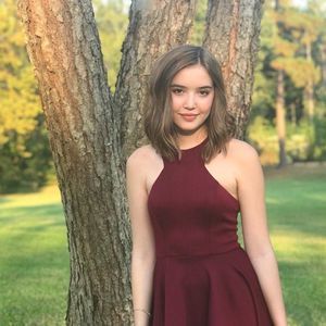 Meet your Posher, Olivia